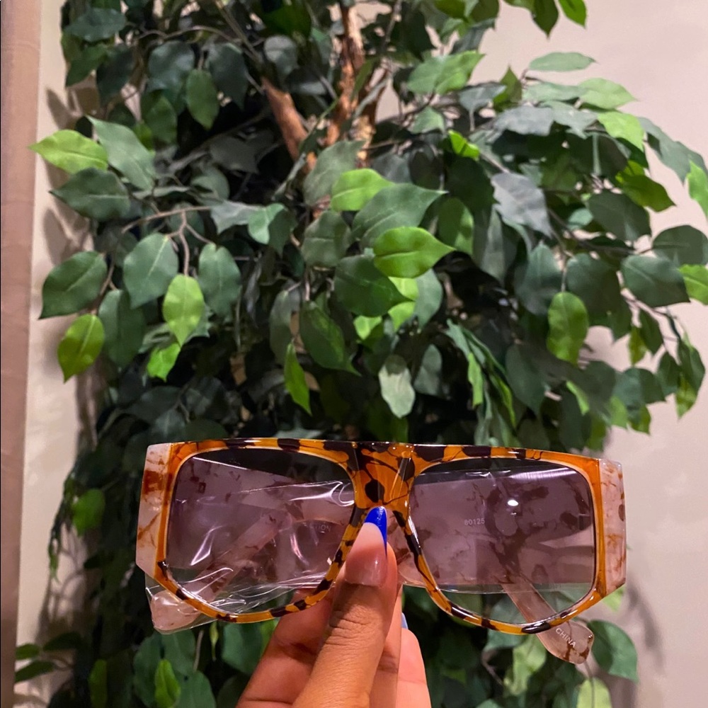Out W/ The Girls | Top Tier Shades
